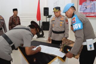 Kapolres Pamekasan Pimpin Sertijab Kasat Intelkam dan Kapolsek Pademawu