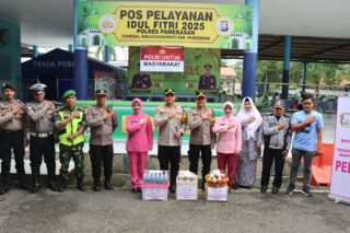 Cek Pospam Ops Ketupat Semeru 2025, Kapolres Pamekasan Didampingi Ibu Ketua Bhayangkari Berikan Bingkisan