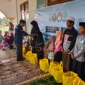 Santuni 20 Anak Yatim dan Menyerahkan Bibit Alpukat Dalam Memperingati Peringati Hari Bakti Rimbawan tahun 2025