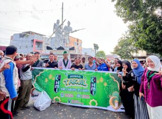 Berkah Ramadhan, HMI Cabang Lahat Berbagi Takjil