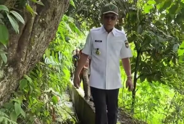 Bupati Tapsel H.Gus Irawan Pasaribu Tinjau Langsung Irigasi  Rusak  Desa Pargarutan Dolok