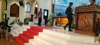 Pastikan Ibadah Paskah Aman, Polres Pamekasan Siagakan Personel di Gereja