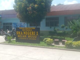 Dugaan Korupsi Dana Bos ,Masyarakat Meminta Kejari Labuhanbatu Periksa Kepsek SMAN 1 Bilah hulu
