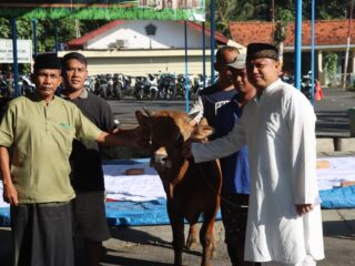Bentuk Kepedulian, Polres Pamekasan Salurkan Daging Kurban di Hari Raya Idul Adha 1446 H/2025