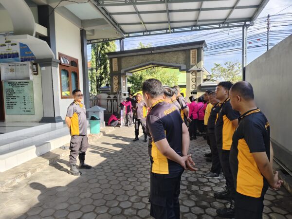 Polres Pamekasan Gelar Bakti Religi dan Bansos Dalam Rangka Hari Bhayangkara Ke-79