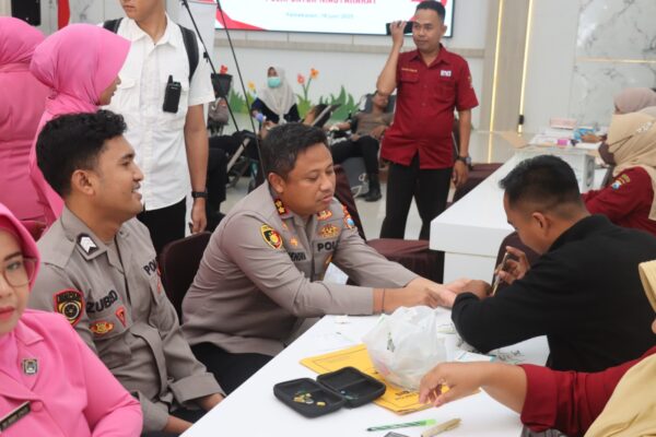 Jelang Hari Bhayangkara Ke-79, Polres Pamekasan Gelar Bhakti Kesehatan donor darah