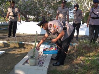 Polres Pamekasan Gelar Upacara Ziarah Dan Tabur Bunga di TMP Menjelang Hari Bhayangkara Ke-79