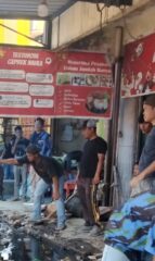 Lurah Sigambal Turun Langsung Atasi Selokan Tersumbat Di Sigambal