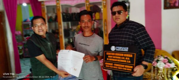 *Dodi Satria SH MH Dan Rekan Sosok pengacara muda Silahturahmi di kediaman Kepala desa Purwosari Merapi Barat*