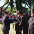 Pimpin Upacara Hari Bhayangkara, Kapolres Pamekasan Berikan Penghargaan Satya Lencana Kesetiaan dan Berprestasi
