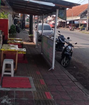 Trotoar, Jl Raya Gumawang, Kab Pekalongan, Pejalan Kaki, Berjualan