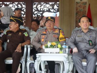 Wakapolres Pamekasan Hadiri Upacara Pembukaan TMMD Ke 125 Di Lapangan Nagara Bhakti, Mandhapa Aghung Ronggosukowati