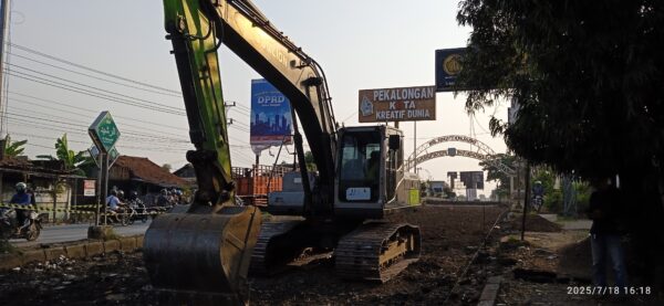 Perbaikan Jalan, Gajah Mada Barat, Kota Pekalongan