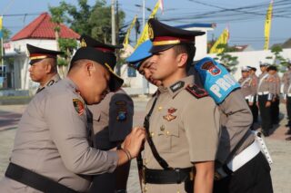 Kapolres Pamekasan Pimpin Sertijab Kapolsek dan Kasihumas Polres Pamekasan
