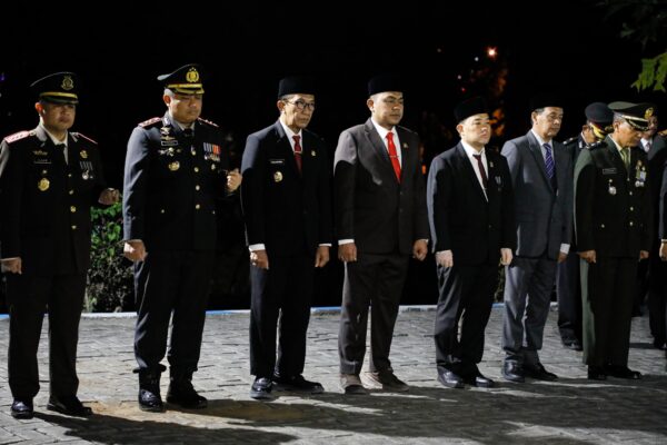 Kapolres Pamekasan Hadiri Upacara Apel Kehormatan dan Renungan Suci di TMP