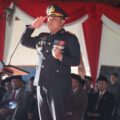 Kapolres Pamekasan Pimpin Upacara Penurunan Bendera HUT RI Ke-80