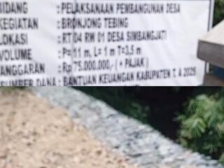 Pembangunan Bronjong Tebing di Desa Simbangjati, Kab Batang Sudah Dikerjakan dan Masih Berjalan