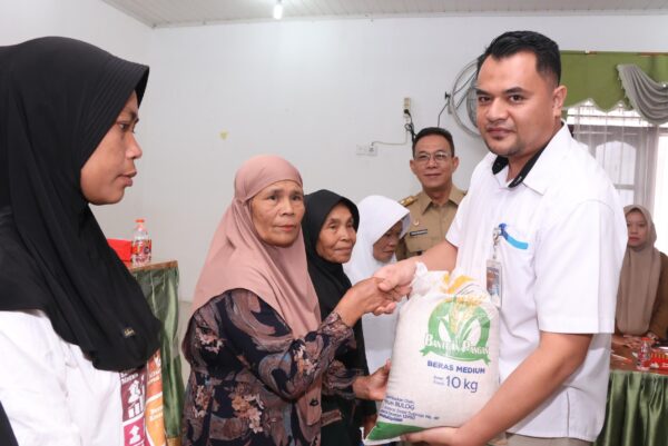 Gus Irawan Pasaribu  Hadiri Penyaluran langsung   Penerima  Manfaat ( KPM)  Di Kec.Sipirok