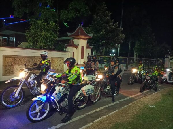 Sinergitas TNI–Polri Gelar Patroli Skala Besar Wujudkan Kondusifitas Wilayah Pamekasan