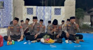Tim Al Banjari Polres Pamekasan Hadir Ditengah Masyarakat Dalam Acara Religi