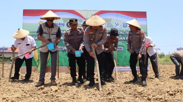 Polres Pamekasan Gelar Penanaman Jagung Serentak Kurtal IV, Siap Dukung Penuh Program Pemerintah