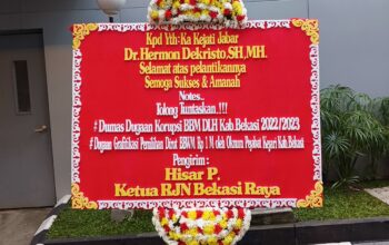 Pelantikan Kajati Jabar, Papan bunga ucapan selamat dari RJN Bekasi Raya di halaman Kantor Kejati Jawa Barat.