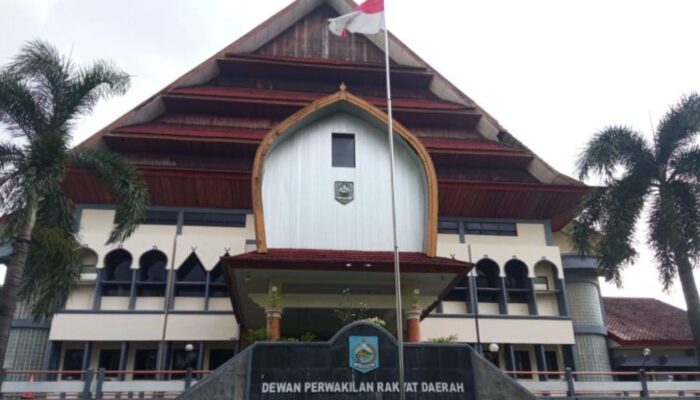 Aktivis Parlemen, Melawan Hegemoni Politisi Tua DPRD NTB