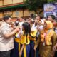 Guru SMPN 111 Jakarta Bahagia Dikunjungi Prabowo: “Luar Biasa Bangga!”